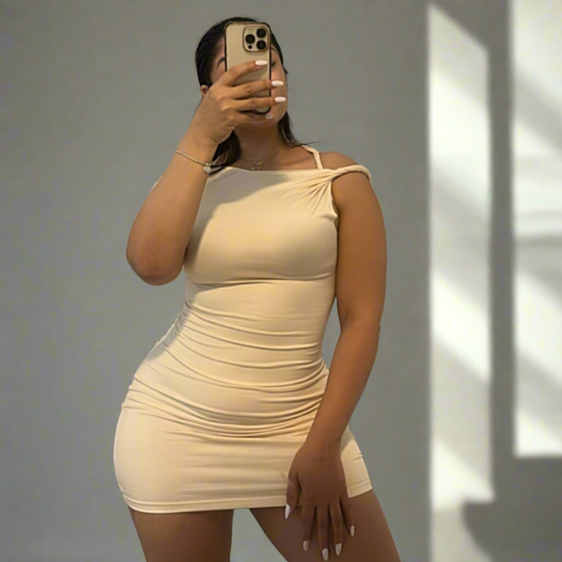 Nude Twist